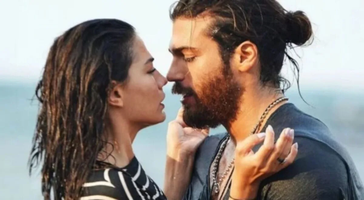 Can Yaman e Demet Ozdemir ritorno di fiamma